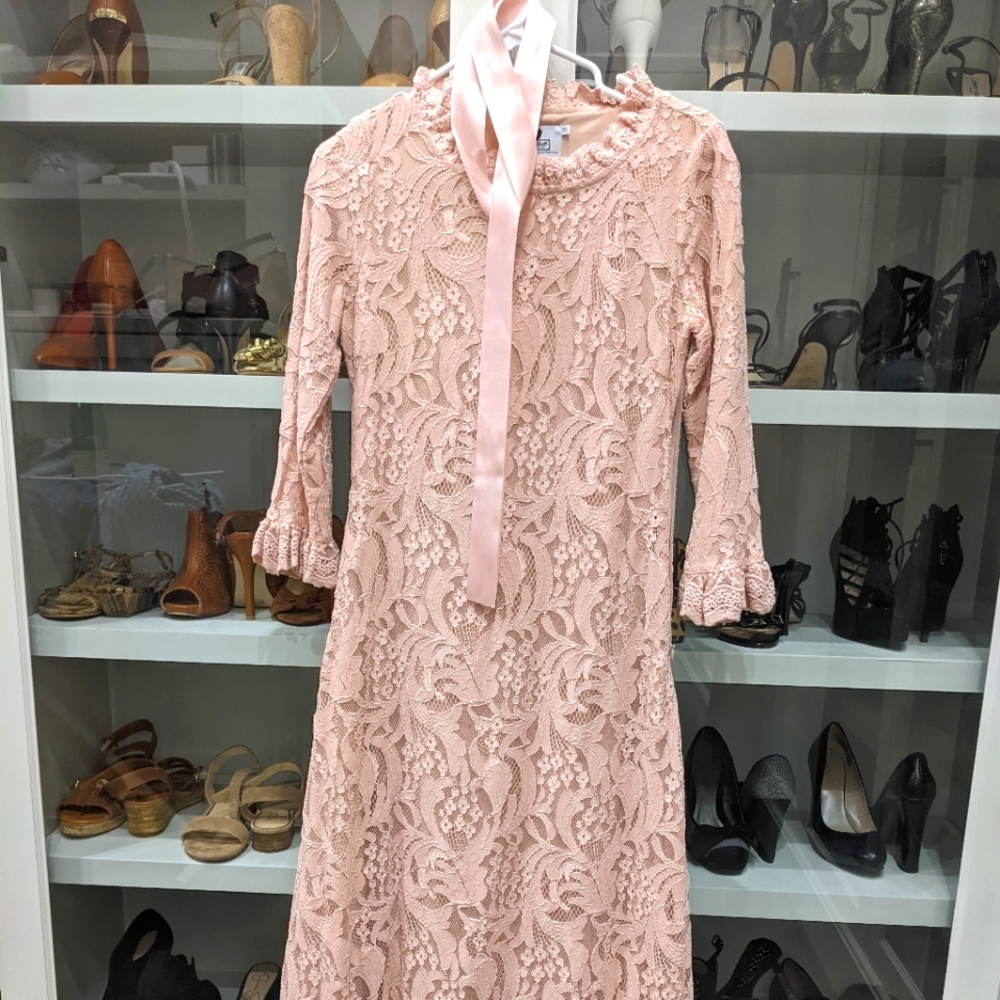Dainty Jewells small lace dress